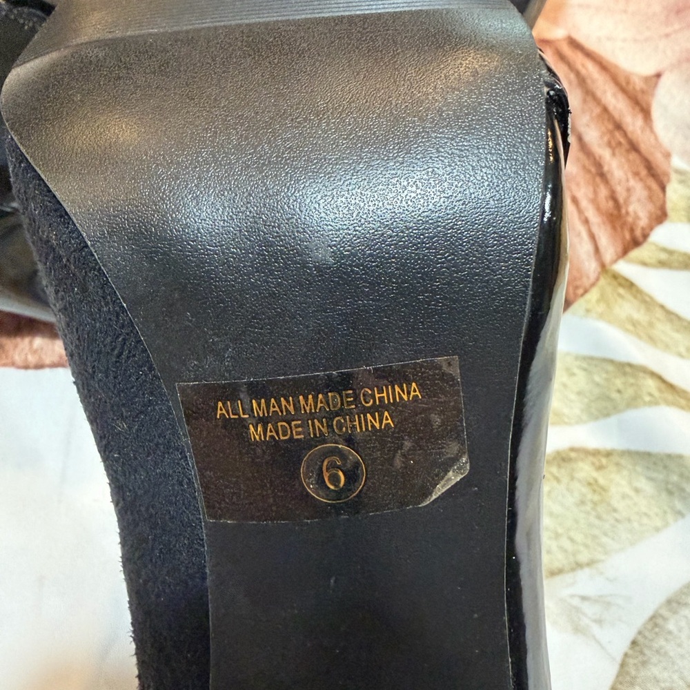 Paprika Black Women's Heels with Glossy Accents - Picture 4 of 5